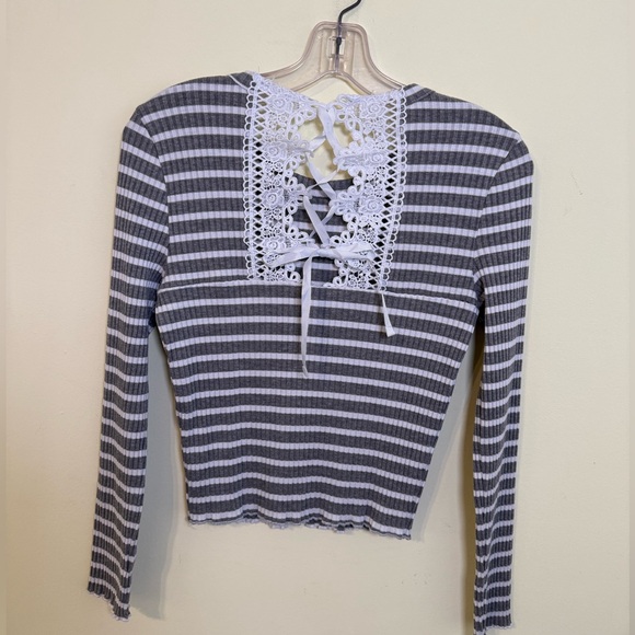 American Rag Navy and White Striped Long Sleeve Top *GREAT CONDITION* - Picture 8 of 10